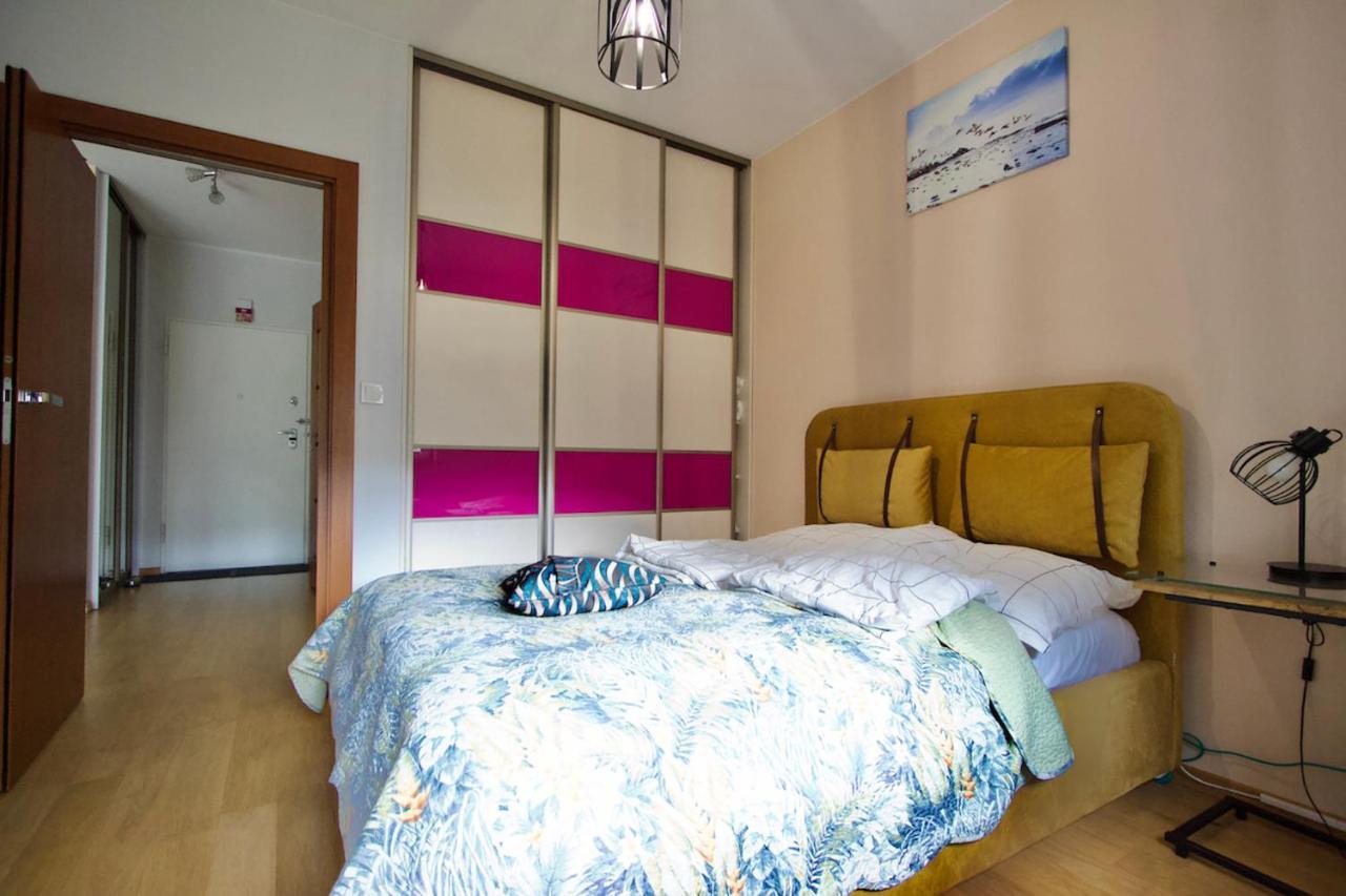 شقة Mp Rent- 48M, Klimatyzacja, Ogrodek, Parking, Jana Kazimierza, Travellerrevawards2024 وارسو المظهر الخارجي الصورة